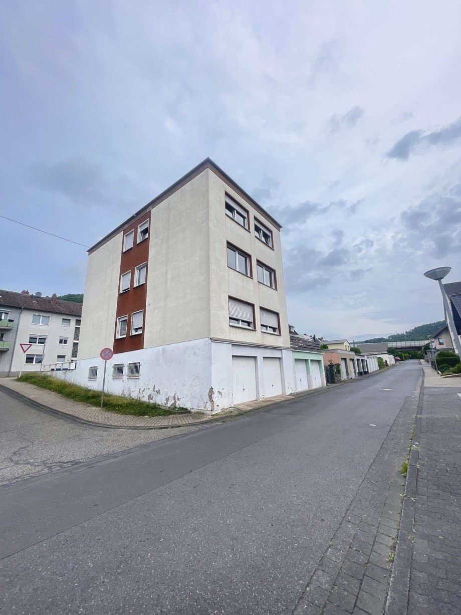 Seitenansicht Mehrfamilienhaus Bad H�nningen
