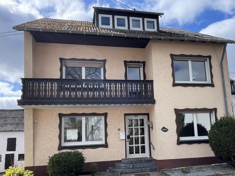Aussen Stra�enansicht Kurtscheid Einfamilienhaus ***Platz satt! Gem�tliches Familienhaus mit Nebengeb�uden
