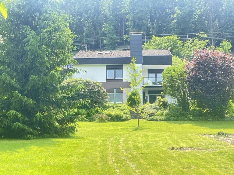  Neustadt (Wied) Einfamilienhaus Platz f�r Tr�ume - Familienidylle auf gro�em Grundst�ck!
