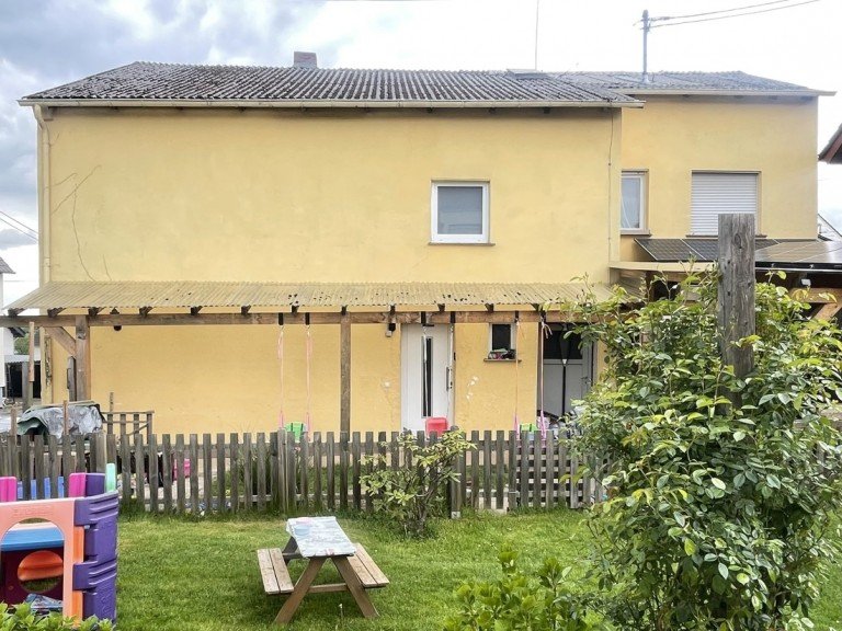  Rengsdorf Zweifamilienhaus Ein Zuhause mit M�glichkeiten! Familienhaus mit Nebengeb�ude auf kleinem Grundst�ck!