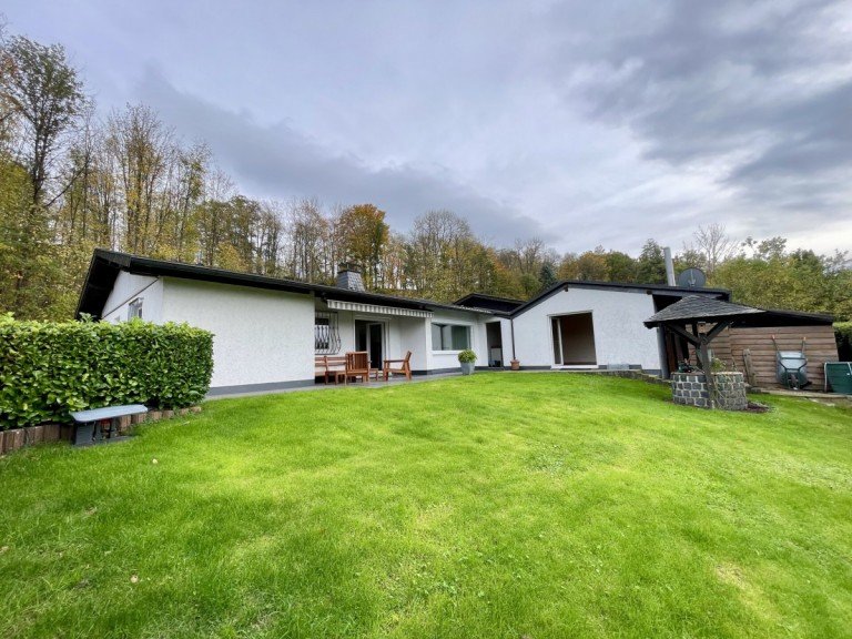  Oberlahr Bungalow Unverbaubarer Blick �ber den Naturpark + Wohnen auf einer Ebene = KLEIN - FEIN - MEIN!