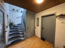  Einfamilienhaus in naturnaher Bachlage - viel Platz, 4 Garagen & Raum f�r Ihre Ideen