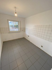  Gro�z�gige, helle 4 Zimmer Wohnung in Puderbach zu vermieten!